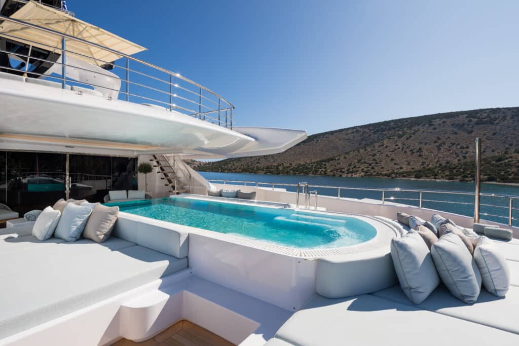 Opari, Golden Yachts