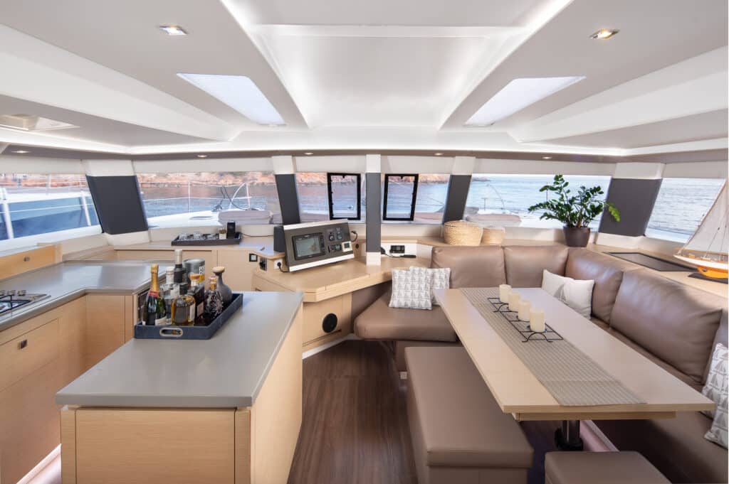 Interior-Salon-Dining