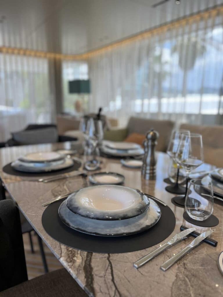 details-table-setting-773x1030