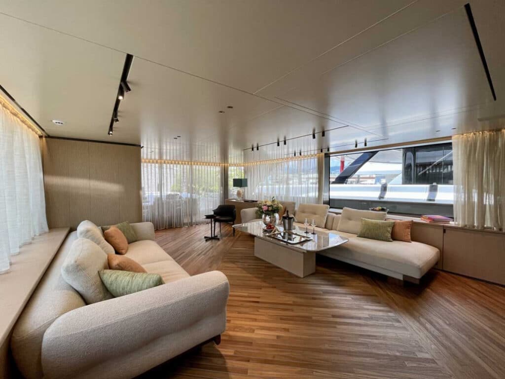 sanlorenzo-charter-fleet-sd90-1030x773