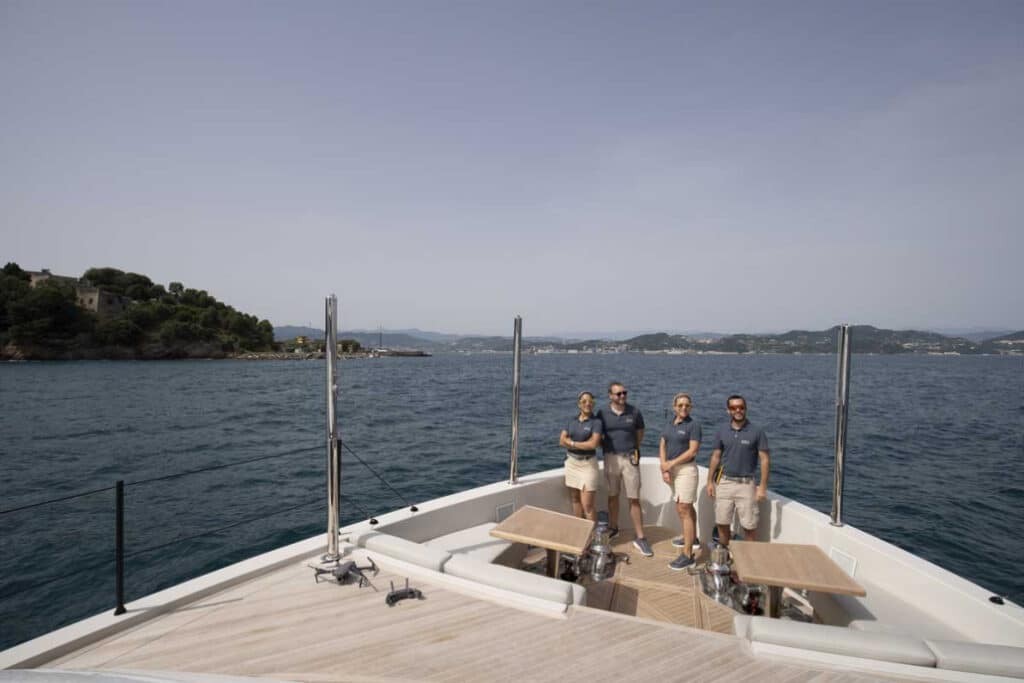 sd90-em3-crew-1030x687