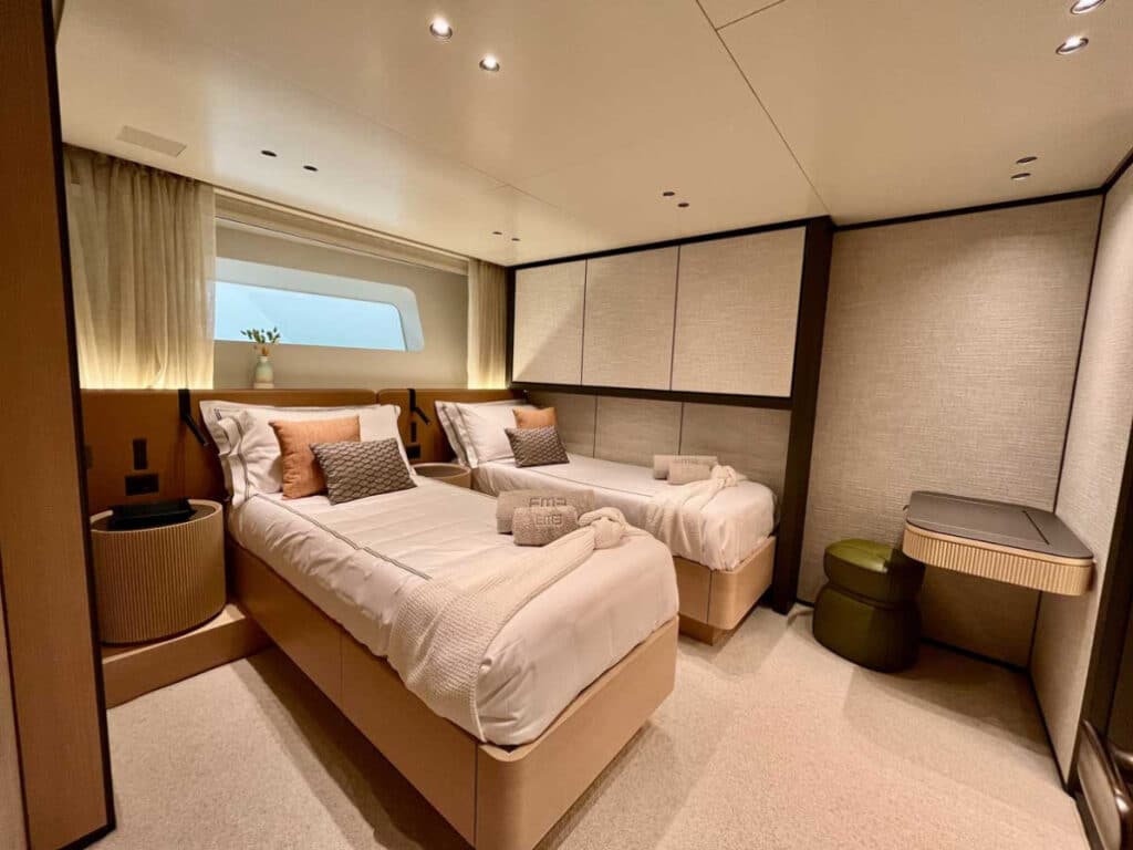 twin-cabin-em3-1030x773