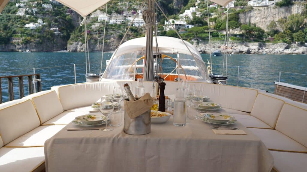 sangermani-noleggio-quarta-santa-maria-charter-forzatre-broker-yacht-24