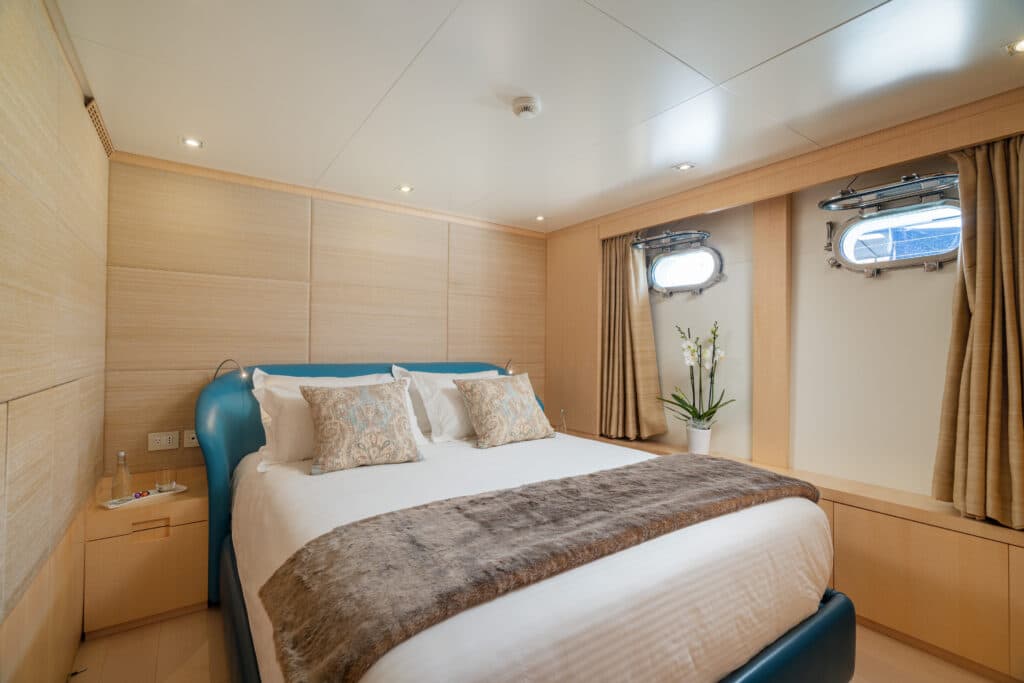 ATOM-Yacht for charter-16