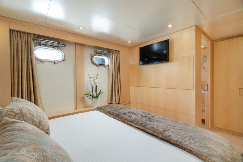 ATOM-Yacht for charter-17