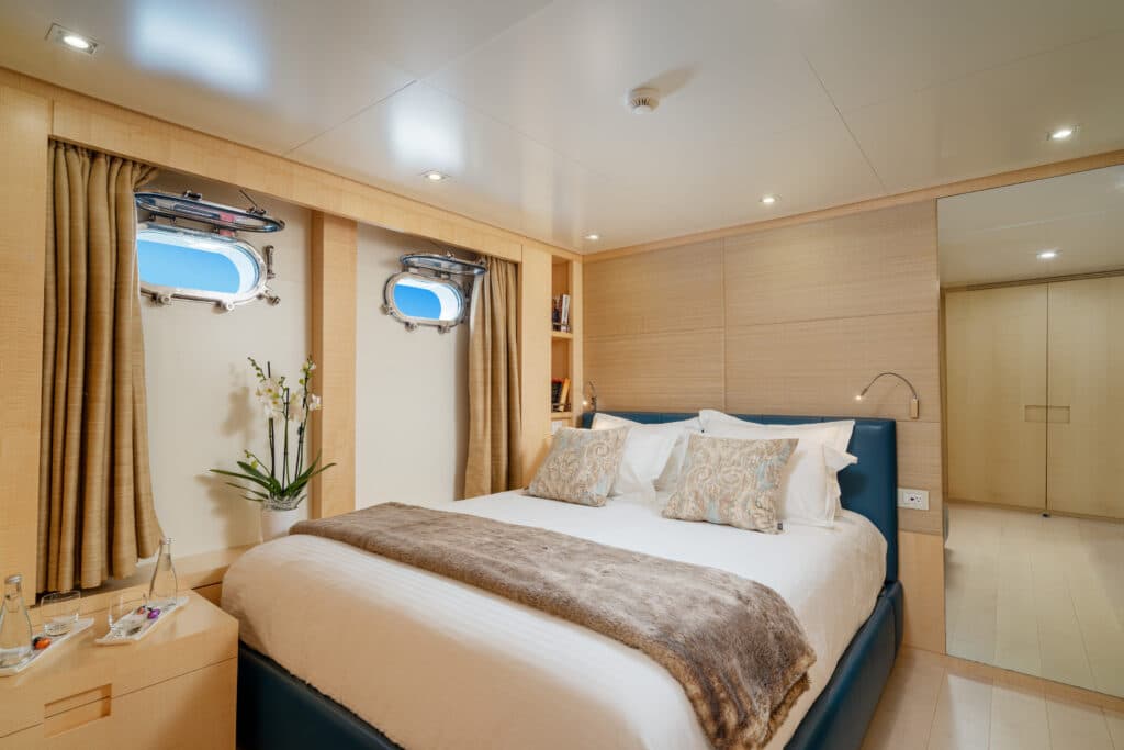 ATOM-Yacht for charter-23