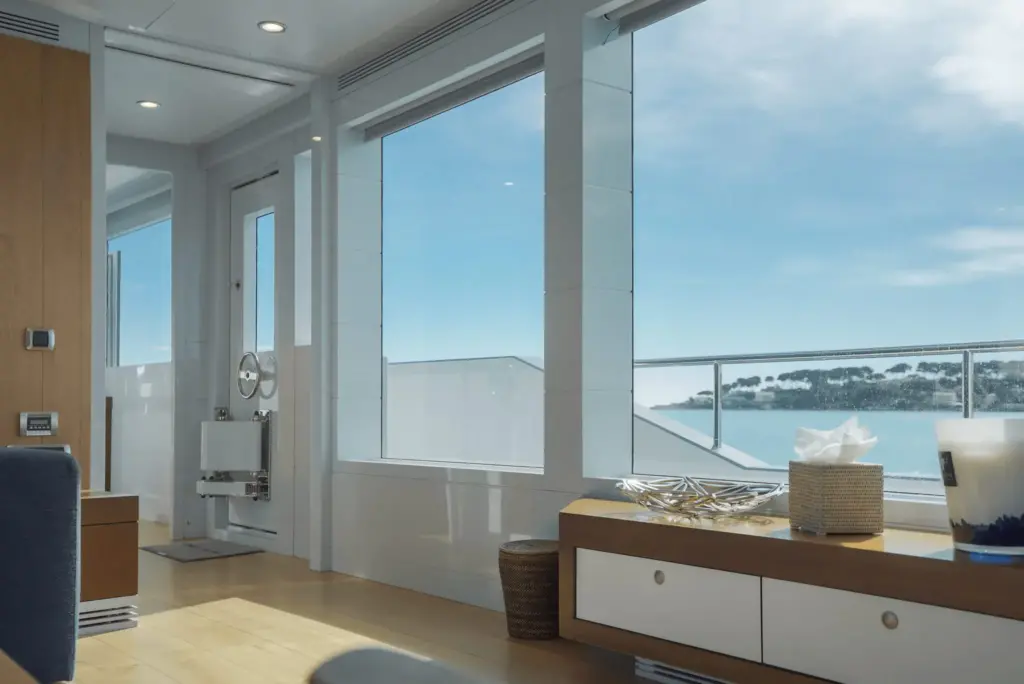 ONLY-NOW-Large-Windows