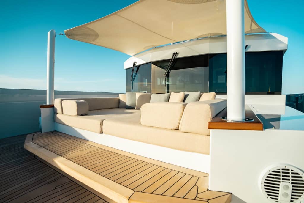 ONLY NOW_Yacht_Brochure_Broker_(no_crew)_V2-17