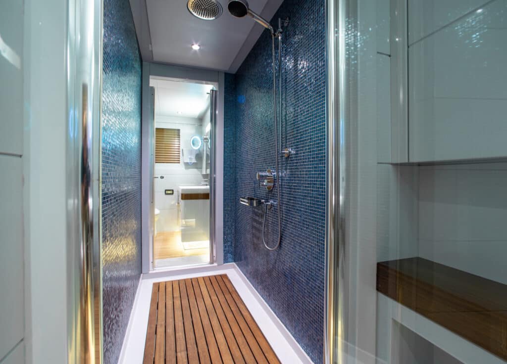 ONLY NOW_Yacht_Brochure_Broker_(no_crew)_V2-33