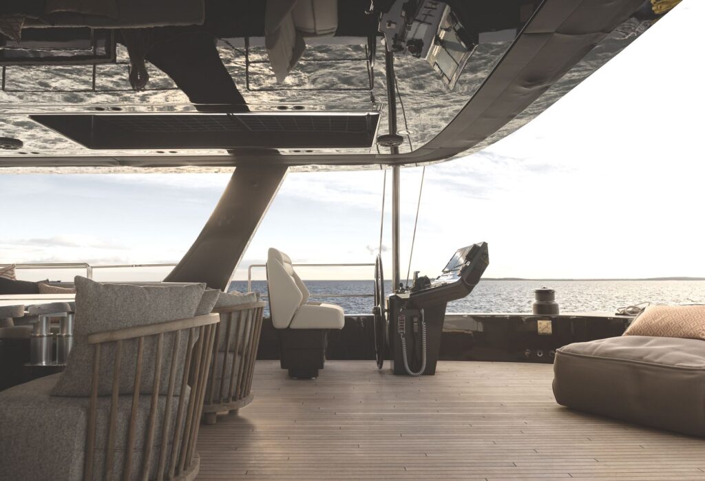 luxury-charter-yacht-otoctone-1