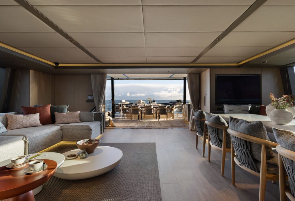 luxury-charter-yacht-otoctone-11