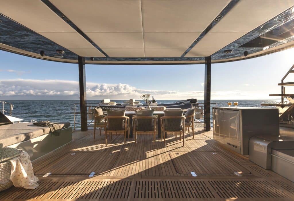 luxury-charter-yacht-otoctone-12