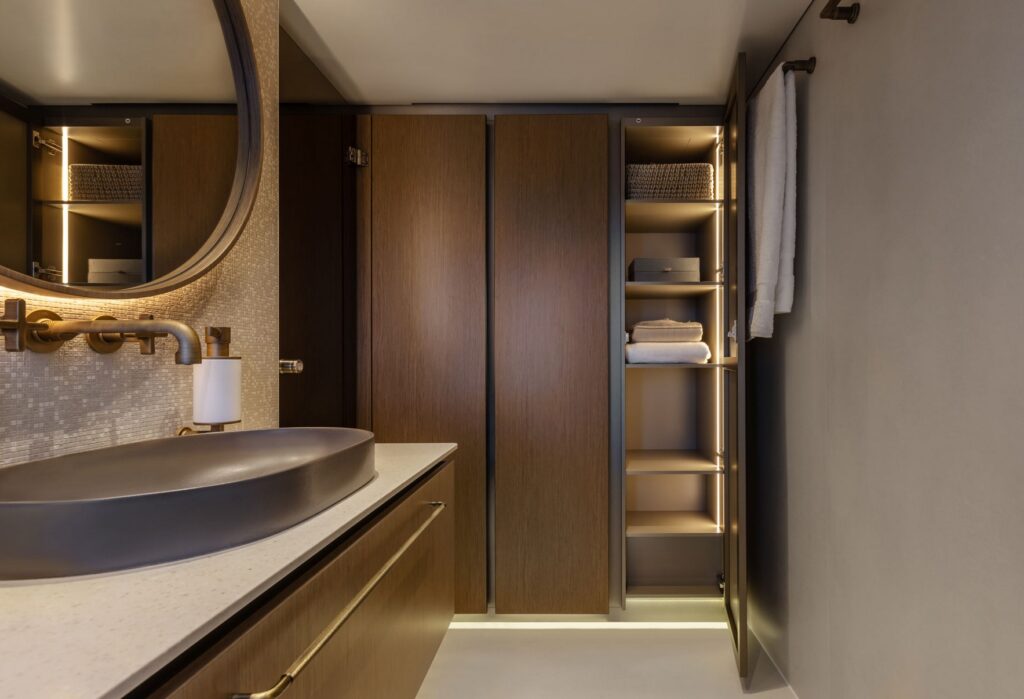 luxury-charter-yacht-otoctone-18