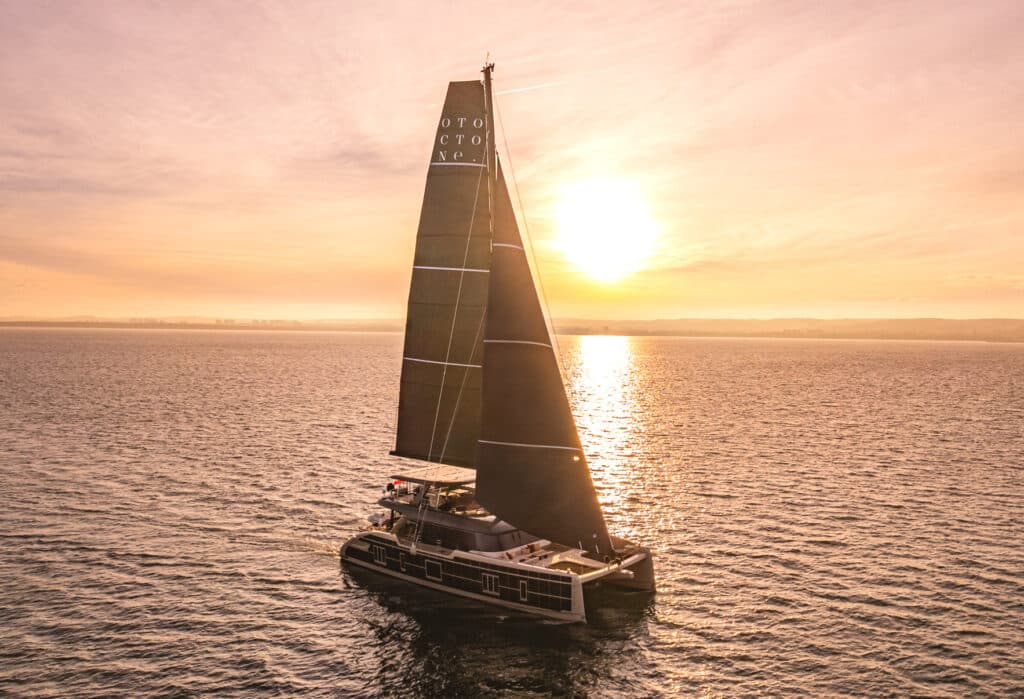 luxury-charter-yacht-otoctone-25