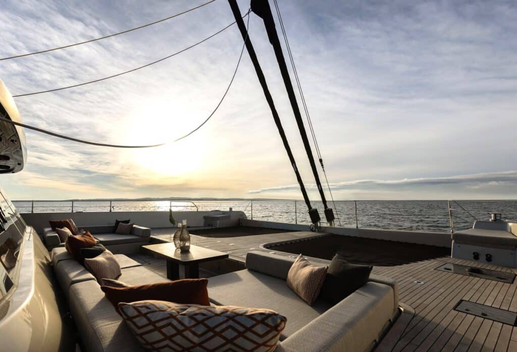 luxury-charter-yacht-otoctone-5