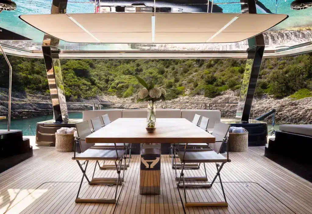 AmberOne cockpit table