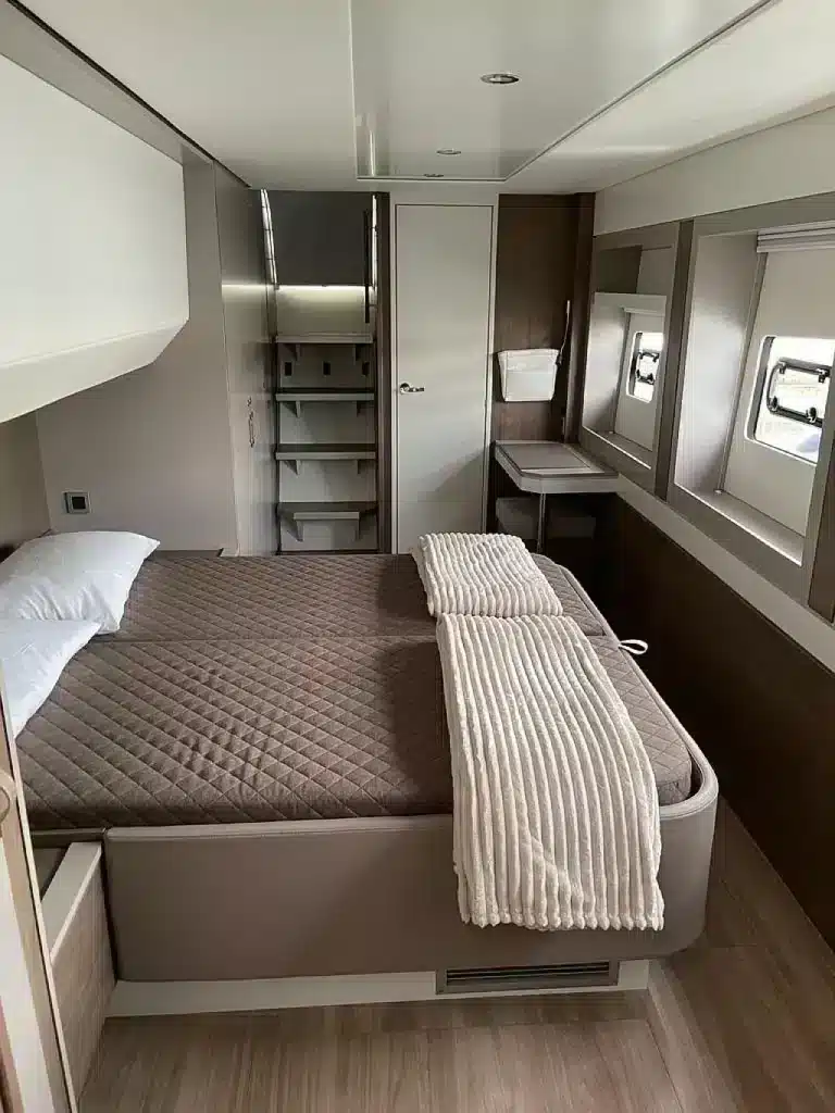 Spritz double cabin