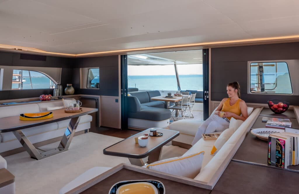 carre╠ü_Lifestyle_