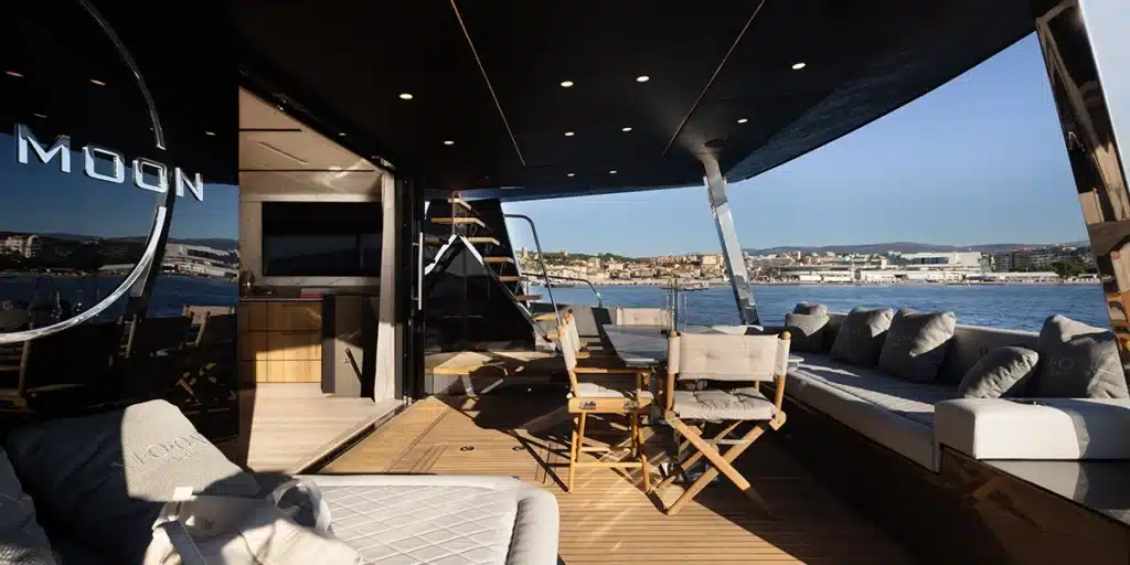 Full-moon-Moon-60-sailing-catamaran-for-charter-in-Balearic-islands-deck