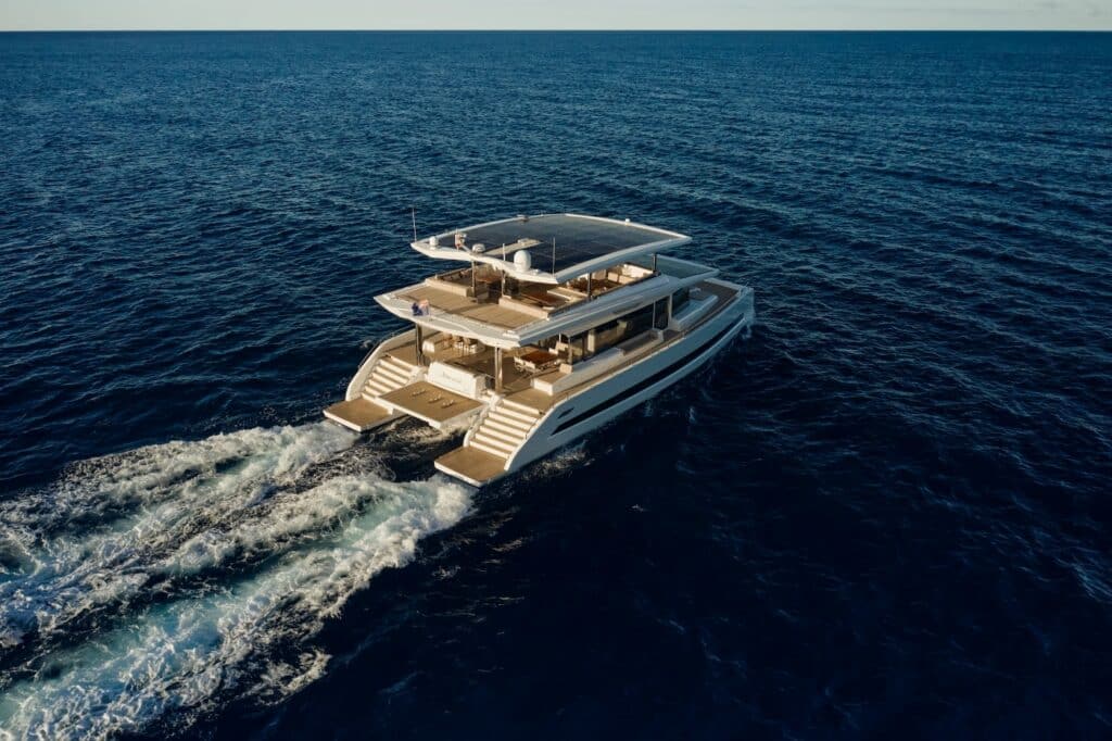 Luxury Superyacht ATRAVERSIA