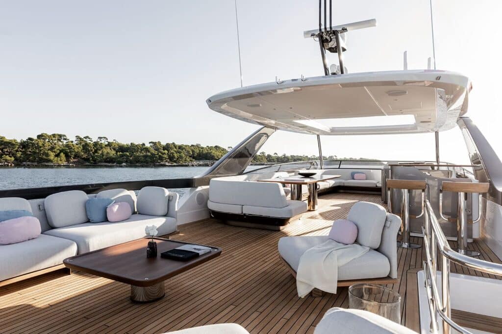 Azimut_Yachts_26Grande_26m_BK_Yacht-for-charter10