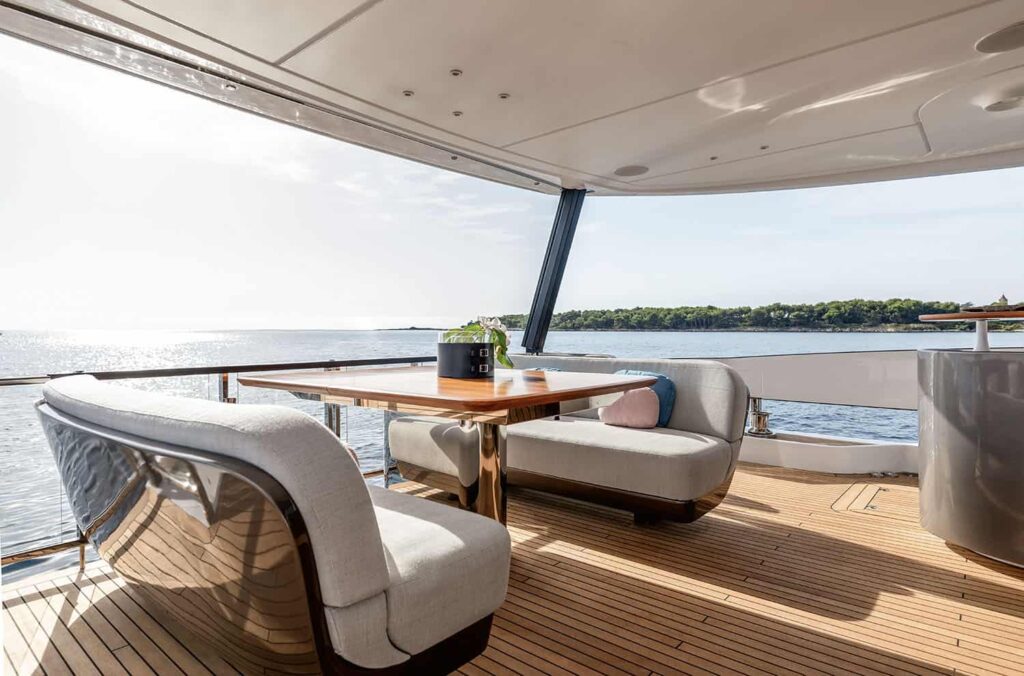 Azimut_Yachts_26Grande_26m_BK_Yacht-for-charter3