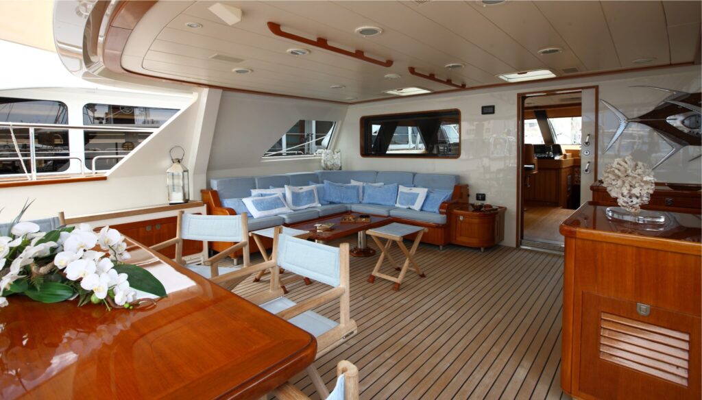 Heritage-M-Exterior-cockpit-04-yacht-for-charter-west-coast-international-scaled