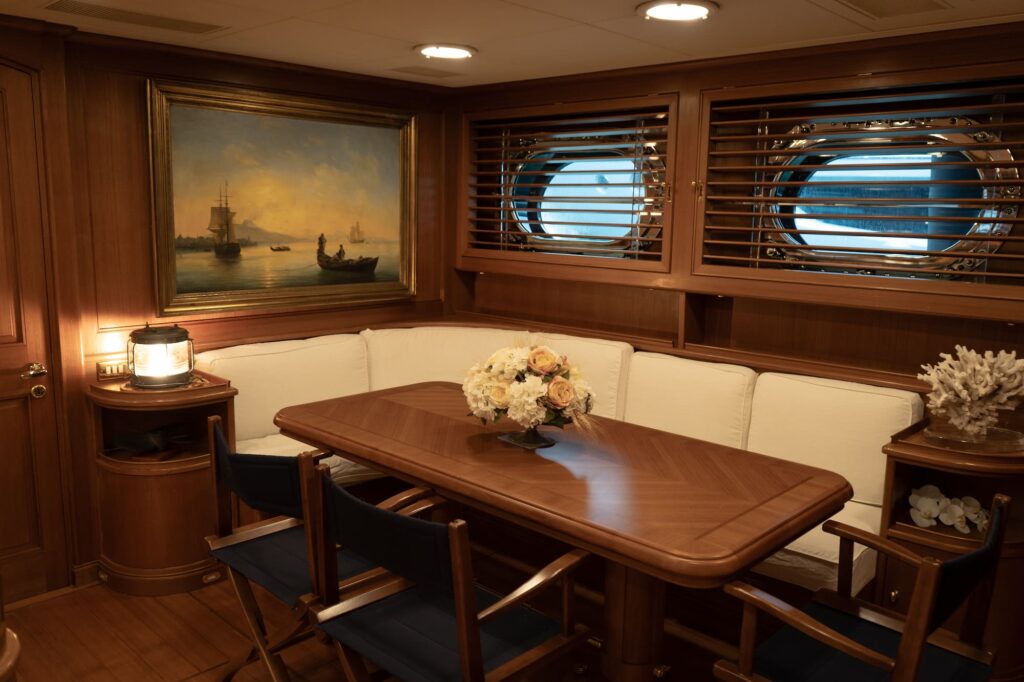 Heritage-M-Interior-dining-01-yacht-for-charter-west-coast-international