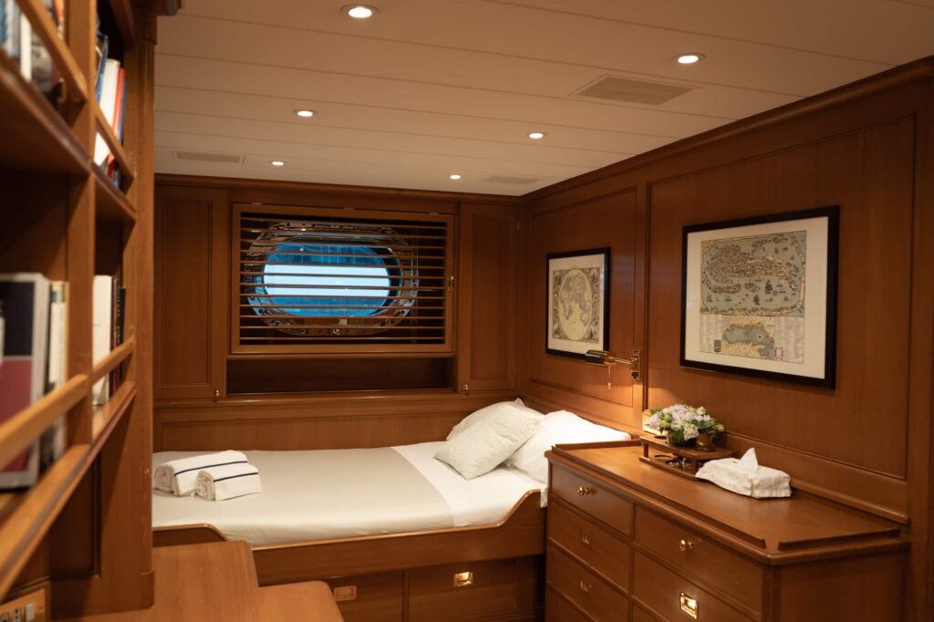 Heritage-M-Interior-master-cabin-01-yacht-for-charter-west-coast-international