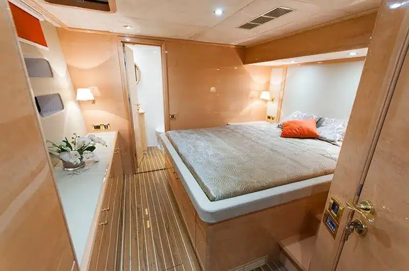sunreef-82-houbara_sunreef-82-double-deck-modern_houbara-interior-10