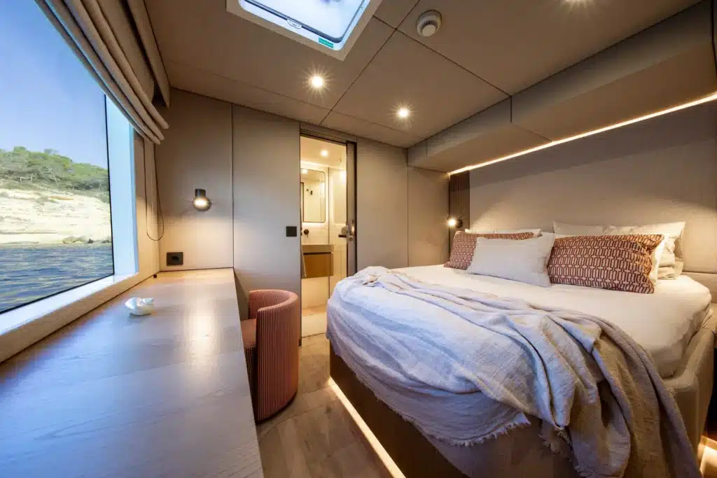 Sunreef Catamaran yacht for charter Ray booking with Verdeblu